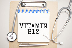Quali sono i segni della carenza di vitamina B12?